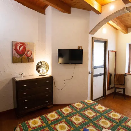 住宿加早餐酒店 La Casa In Pietra Santa Caterina Villarmosa