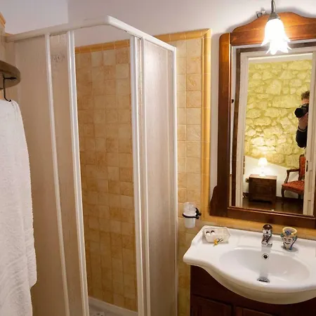 Bed & Breakfast La Casa In Pietra 3*