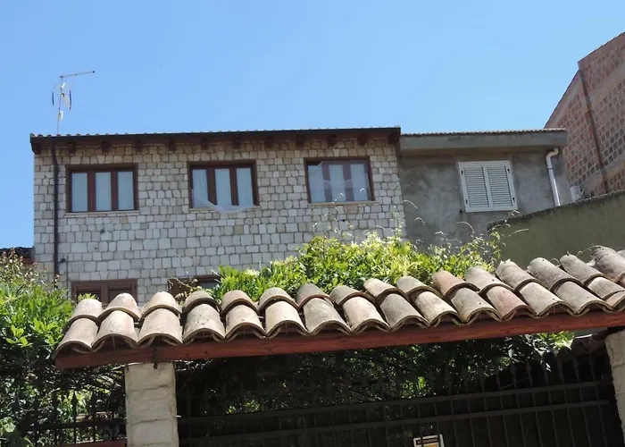 住宿加早餐酒店 La Casa In Pietra Santa Caterina Villarmosa