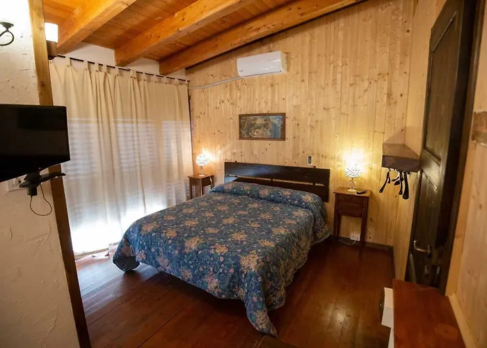 住宿加早餐酒店 La Casa In Pietra Santa Caterina Villarmosa