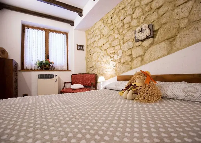 住宿加早餐酒店 La Casa In Pietra Santa Caterina Villarmosa